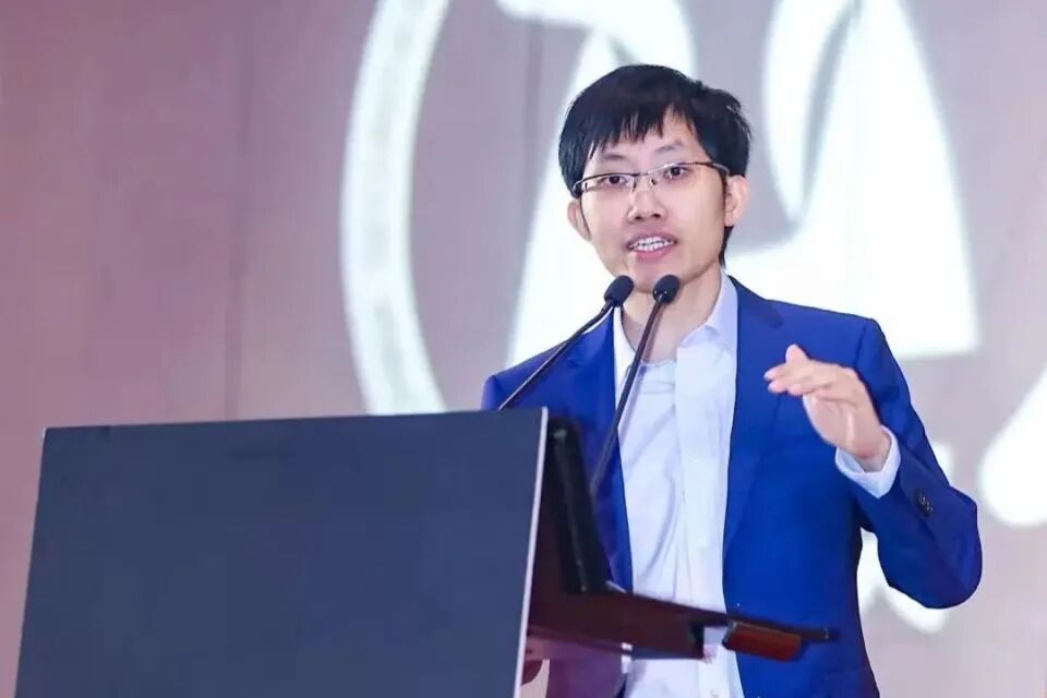 梁文锋:一群平凡的人,做不平凡的事